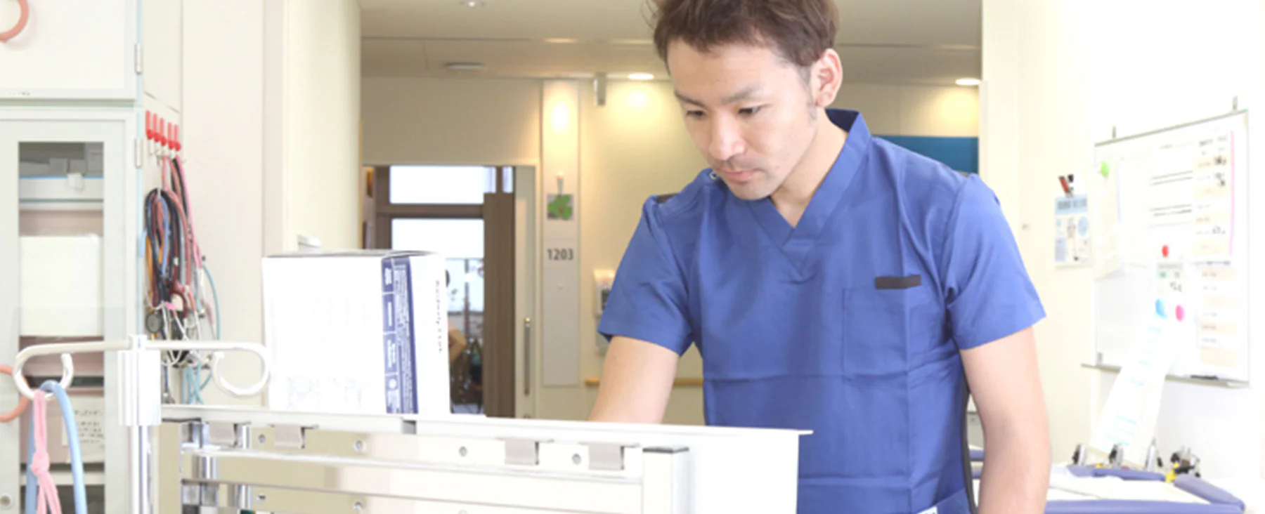 男性看護師_1