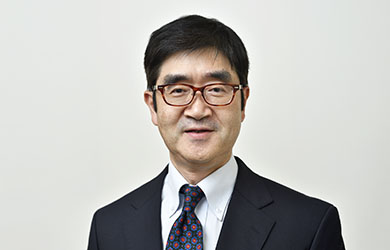秋下雅弘理事長